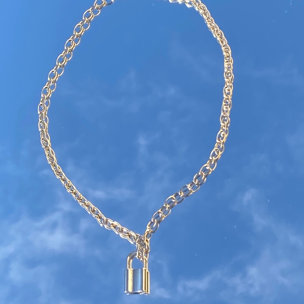 silver necklace - Picture 2 of 3